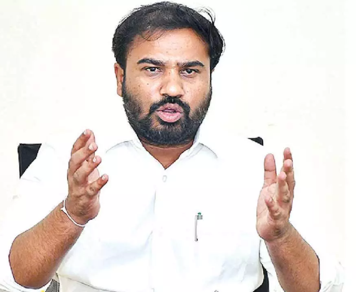 క్రీడాకారుల భవిష్యత్‌కే తొలి ప్రాధాన్యం: రవి నాయుడు