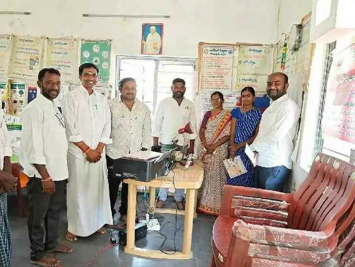 అంగన్వాడి కేంద్రంలో ప్రత్యేక ఆధార్ శిబిరం