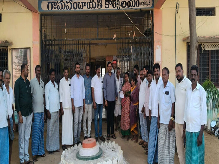 ఎల్వోసీ చెక్కును అందజేసిన ఏఎంసీ మాజీ ఛైర్మన్