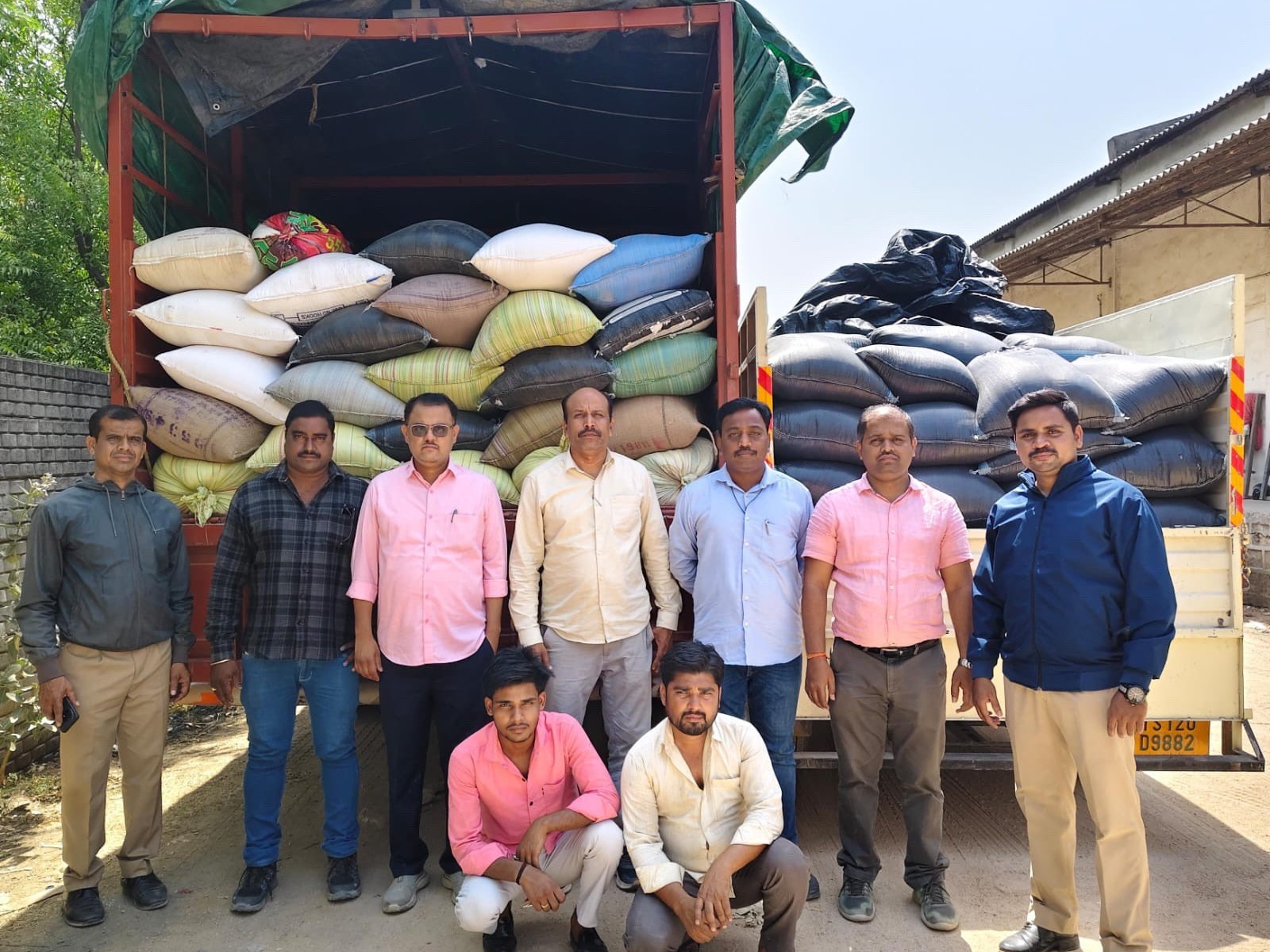 నాగోల్‌లో అక్రమ రేషన్ బియ్యం గుట్టు రట్టు