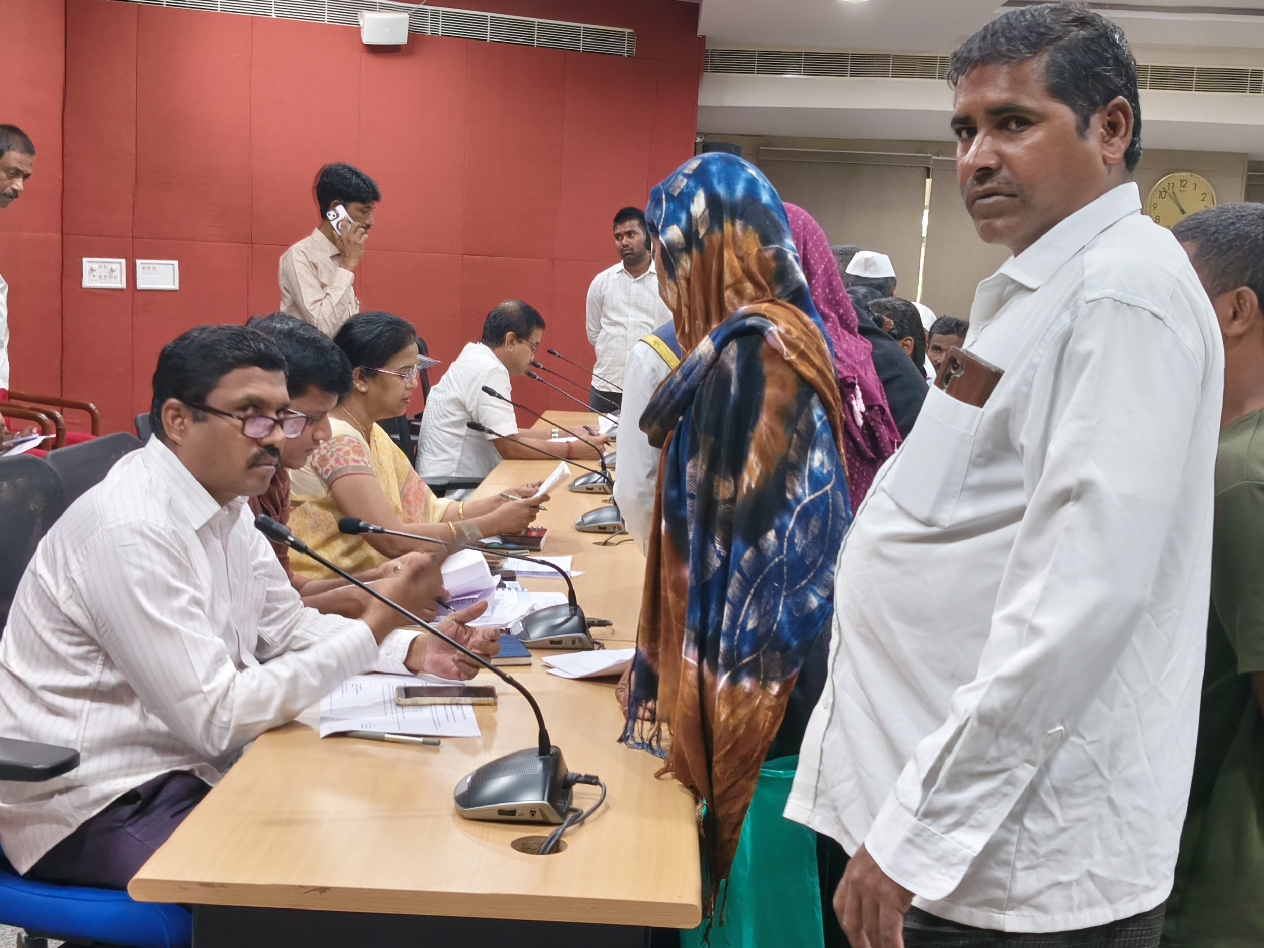 ‘ప్రజా సమస్యల పరిష్కారంలో నిర్లక్ష్యం వహించకూడదు’