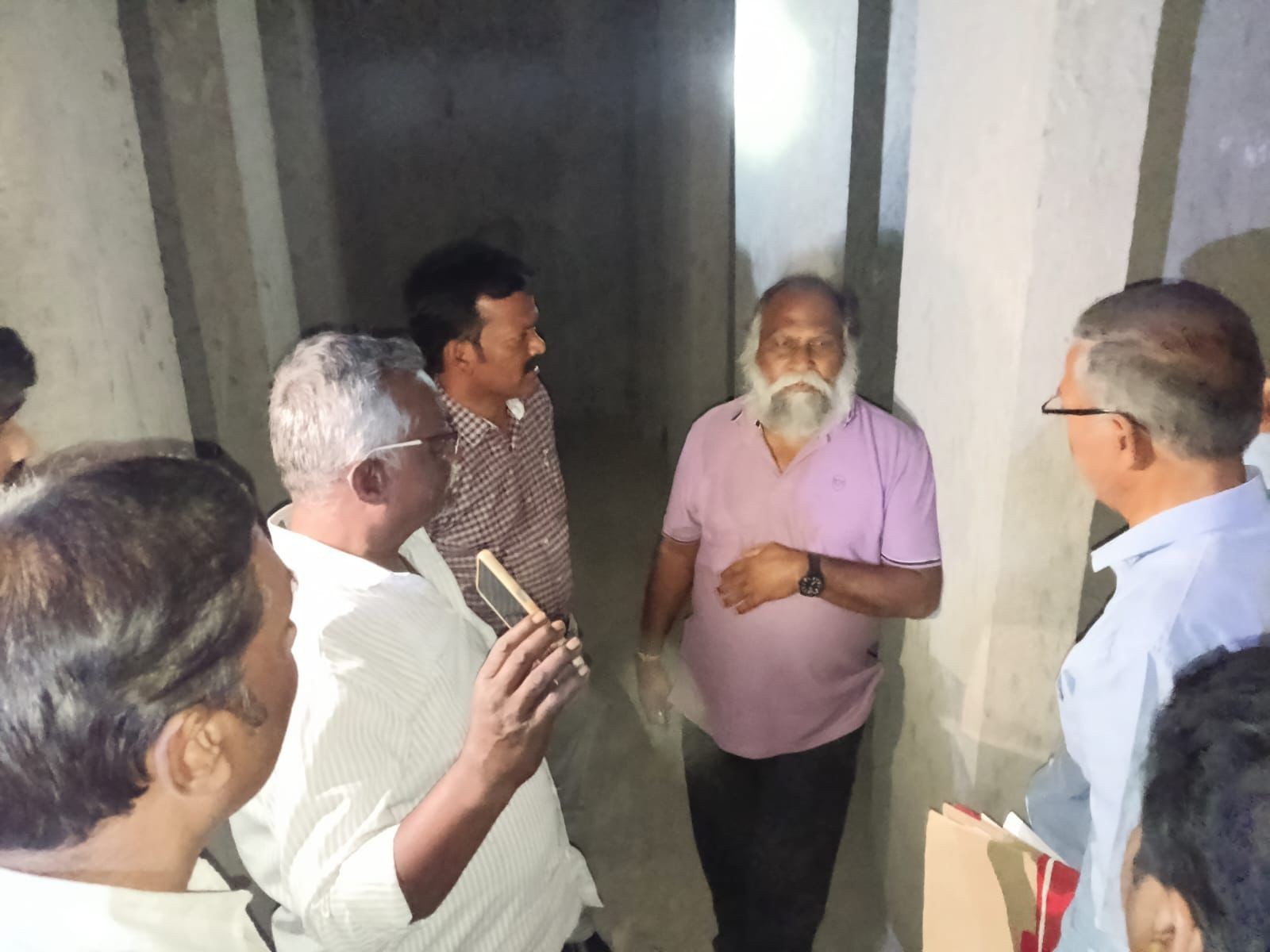 బీసీ గర్ల్స్ హాస్టల్ భవనం పనులు పరిశీలించిన జగ్గారెడ్డి