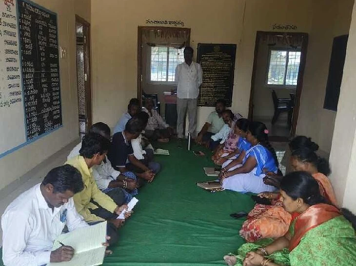 వట్టిపల్లిలో రోడ్డు భద్రతపై గ్రామసభ