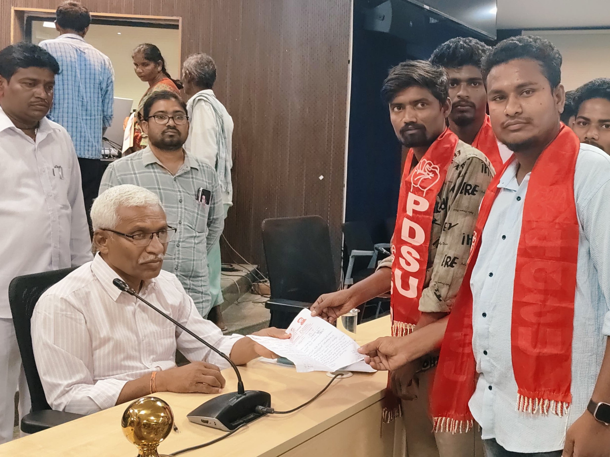 ‘అనుమతులు లేని విద్యాసంస్థలపై చర్యలు తీసుకోవాలి’