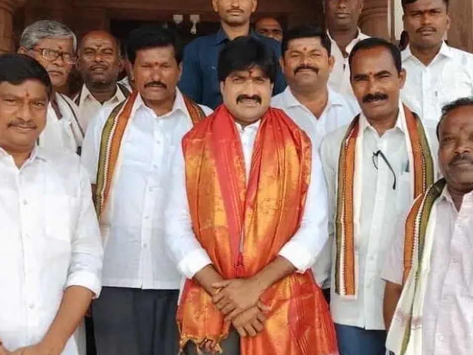 జోగుళాంబ అమ్మవారిని దర్శించుకున్న ఎమ్మెల్యే