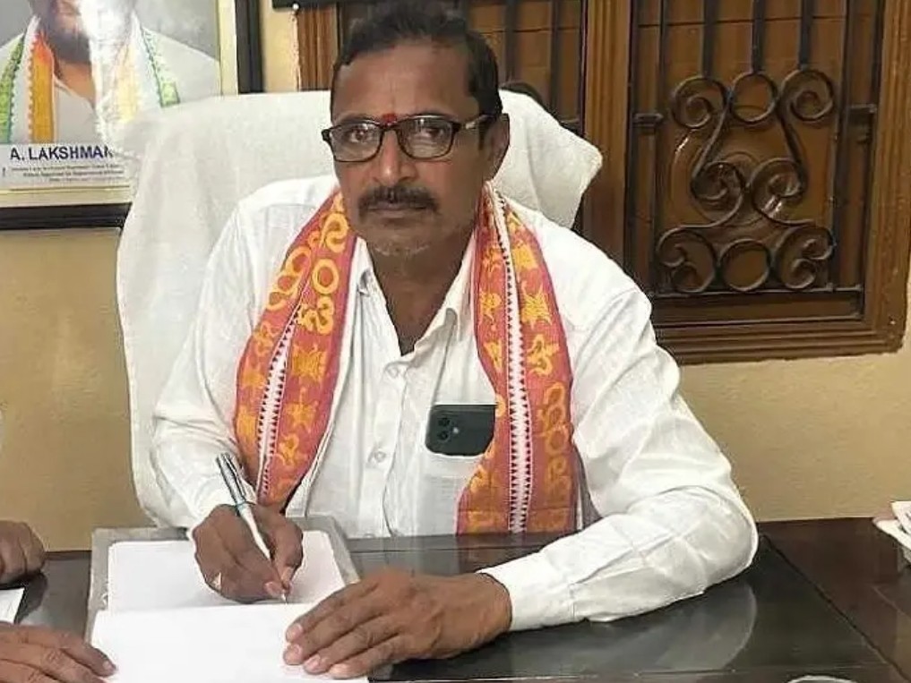 ఇంఛార్జ్ మార్కెట్ కమిటీ ఛైర్మన్‌గా  తిరుపతి