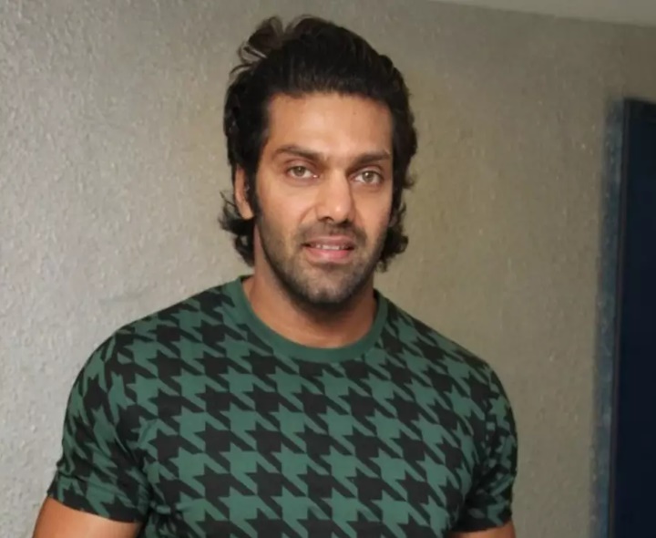 కాశీ సాధువుల్లో క్రిమినల్స్ ఉన్నారు: హీరో