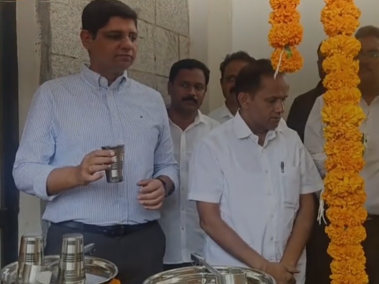 కలెక్టరేట్‌లో అంబలి, చలివేంద్రం ఏర్పాటు