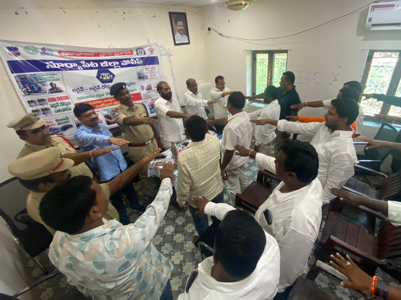 ‘రోడ్డు భద్రతా నియమాలు పాటించాలి’