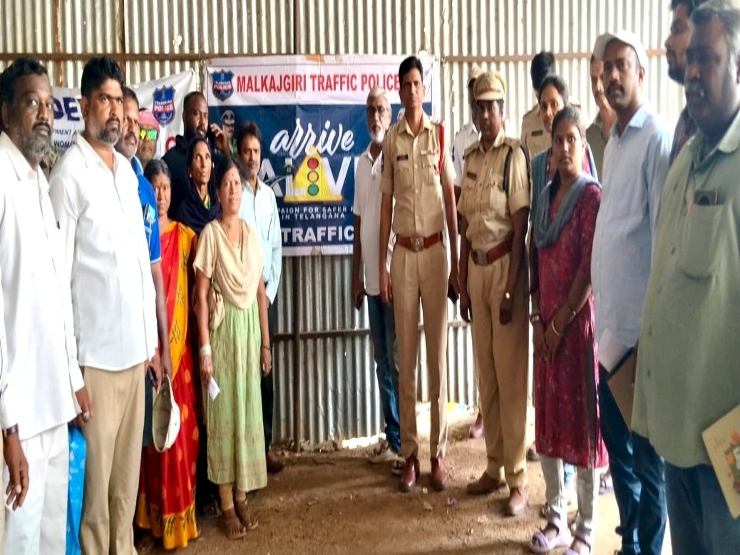 రహదారి భద్రతపై సీఐ అవగాహన కార్యక్రమం