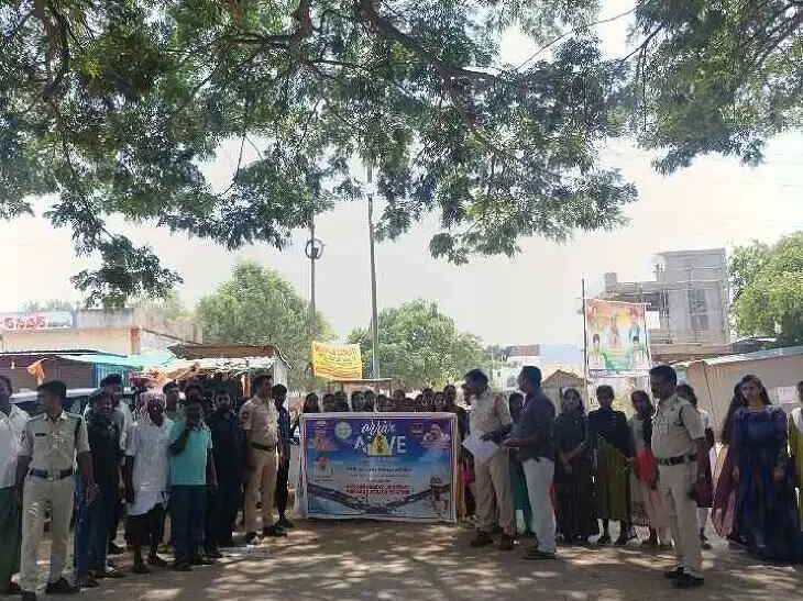 అమ్రాబాద్లో రోడ్డు భద్రతా ప్రతిజ్ఞ