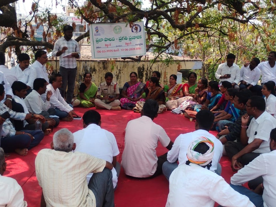 గ్రామసభలో రోడ్డు భద్రతపై  అవగాహన