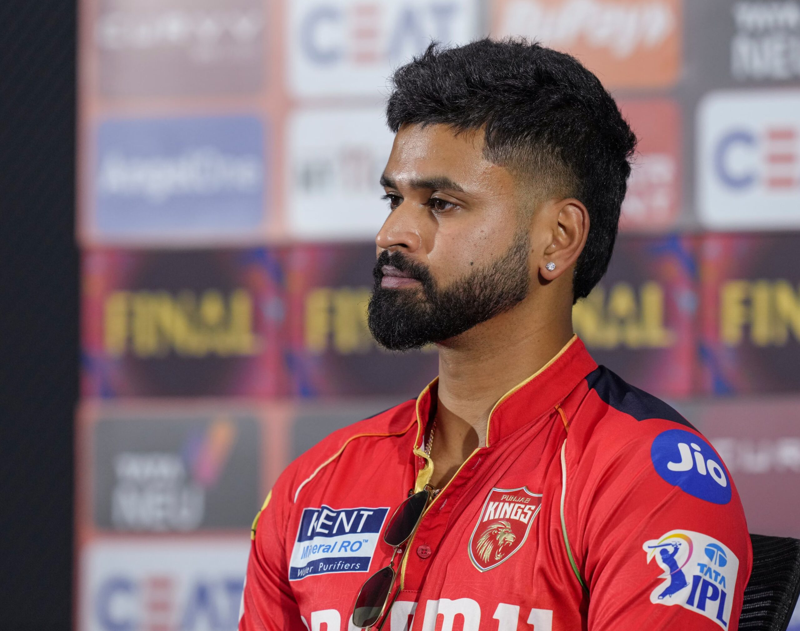 శ్రేయస్‌ను ఎంపిక చేయకపోతే నిరసన: మనోజ్