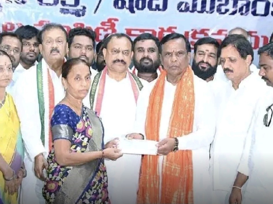 591 మందికి చెక్కుల పంపిణీ