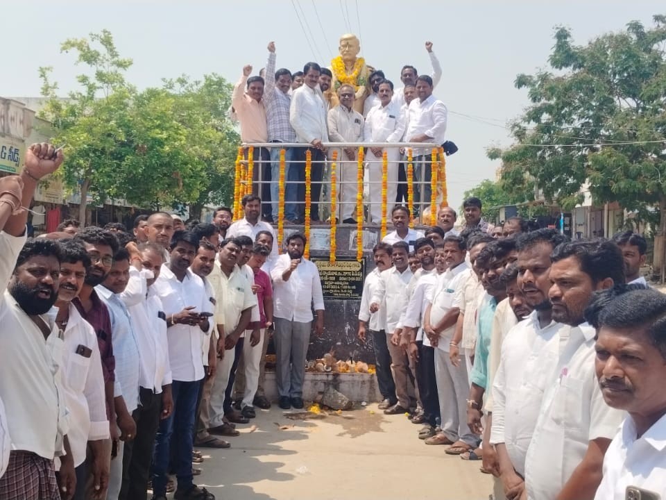 గోవర్ధన్ రెడ్డి సేవలు చిరస్మరణీయం: మాజీ ఎమ్మెల్యే