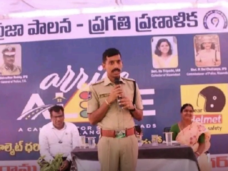 ట్రాఫిక్ నియమాలను విధిగా పాటించాలి: సీపీ