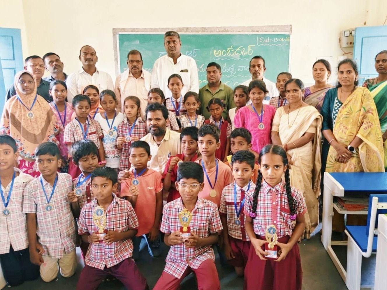 విద్యార్థులకు వ్యాసరచన,  చిత్రలేఖన పోటీలు