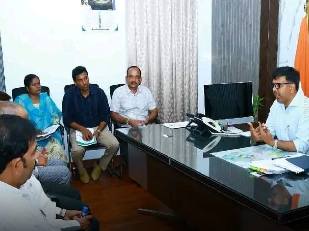 వ్యర్థాల నిర్వహణలో పరిశ్రమల పాత్ర కీలకం: కలెక్టర్