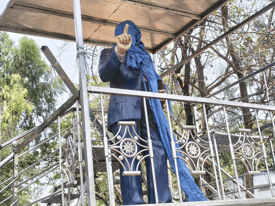 జయంతి నాడైనా మహనీయుడికి ముసుగు తొలిగేనా..?