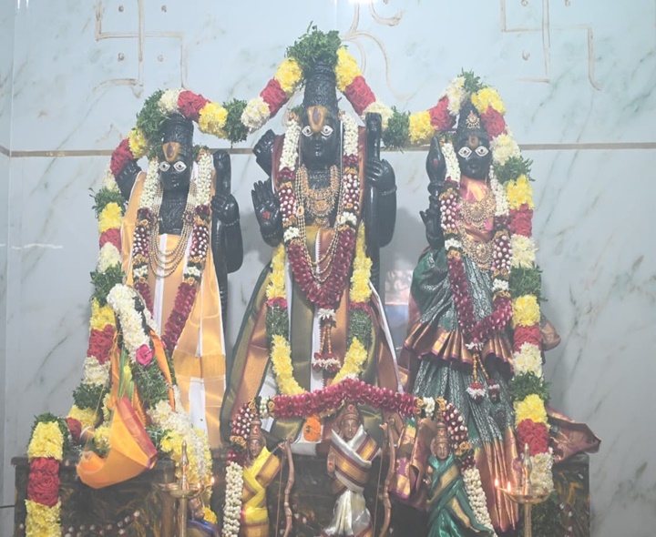 శాస్త్రోక్తంగా సీతారామలక్ష్మణ విగ్రహాల నిమజ్జనం