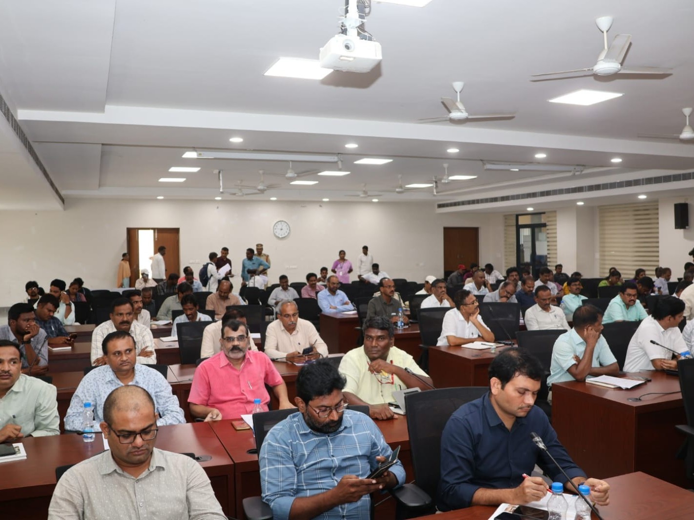 ప్లాస్టిక్ వినియోగం తగ్గించాలి: DHMO