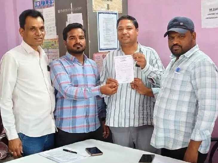 నిషేధిత ప్లాస్టిక్ సీజ్ చేసిన అధికారులు