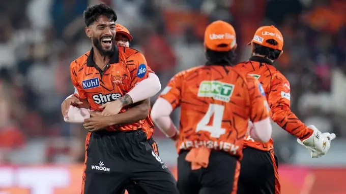 ప్రఫుల్ హింగేకు ప్లేయర్ ఆఫ్‌ ది మ్యాచ్‌ అవార్డు