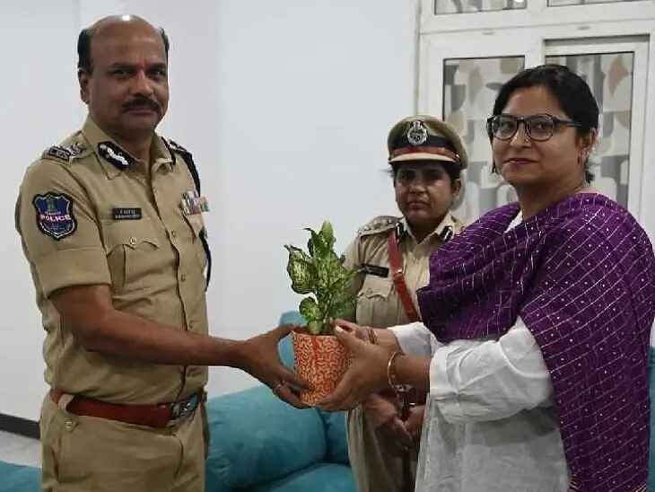 డీజీపీ స్వాగతం పలికిన కలెక్టర్