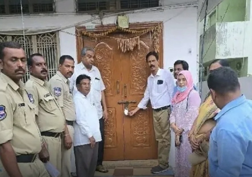 అనుమతులు లేని ఆసుపత్రి సీజ్