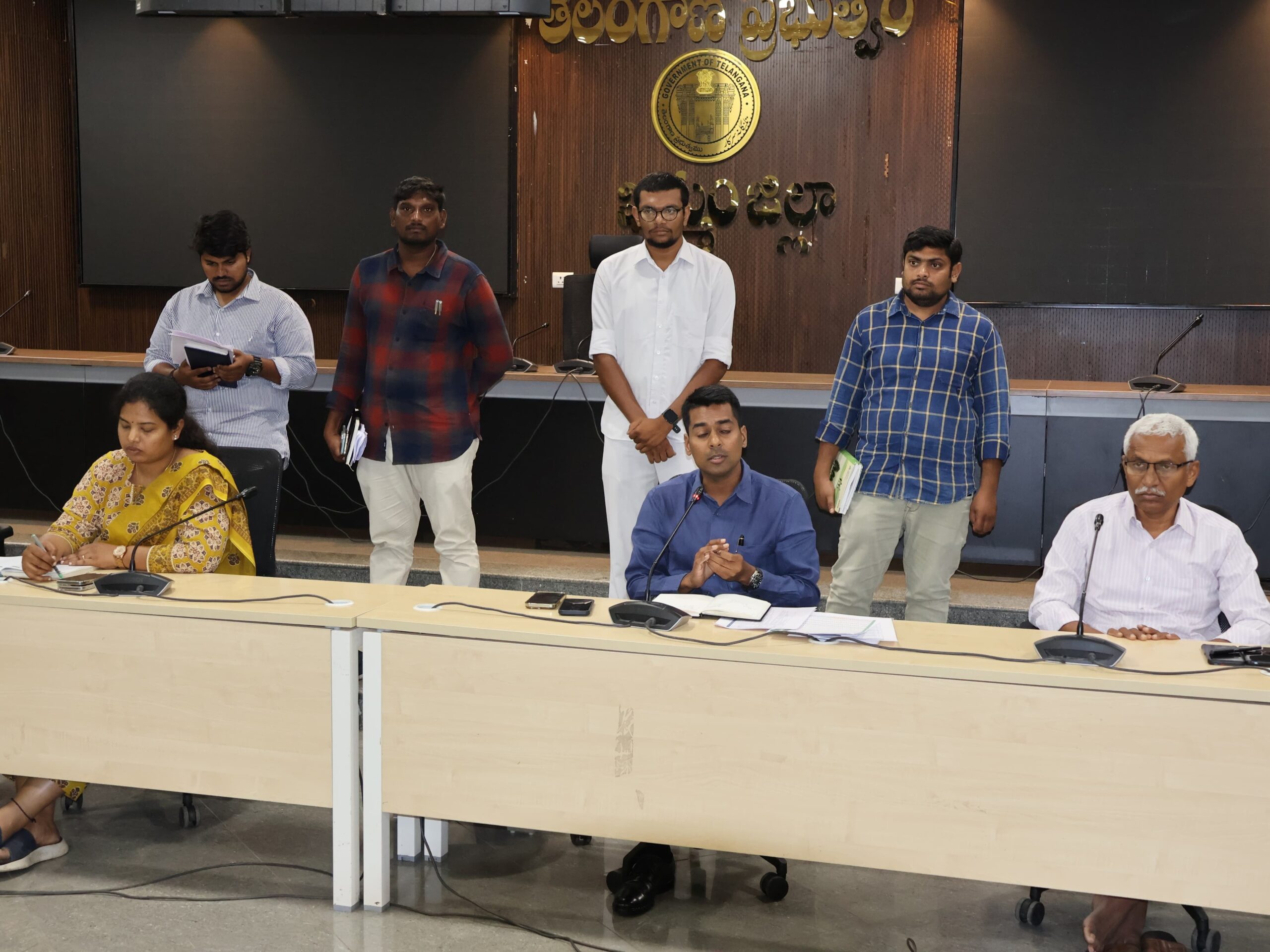 ‘ప్రజలకు వేగవంతమైన సేవలు అందించాలి’