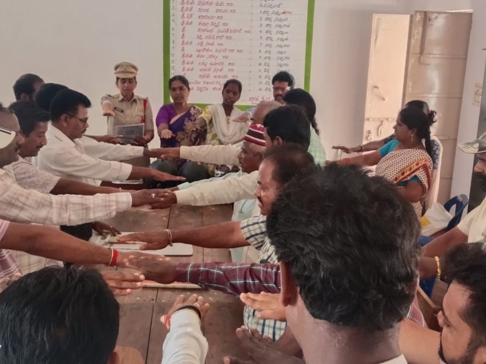 బయ్యారంలో “Arrive – Alive” కార్యక్రమం