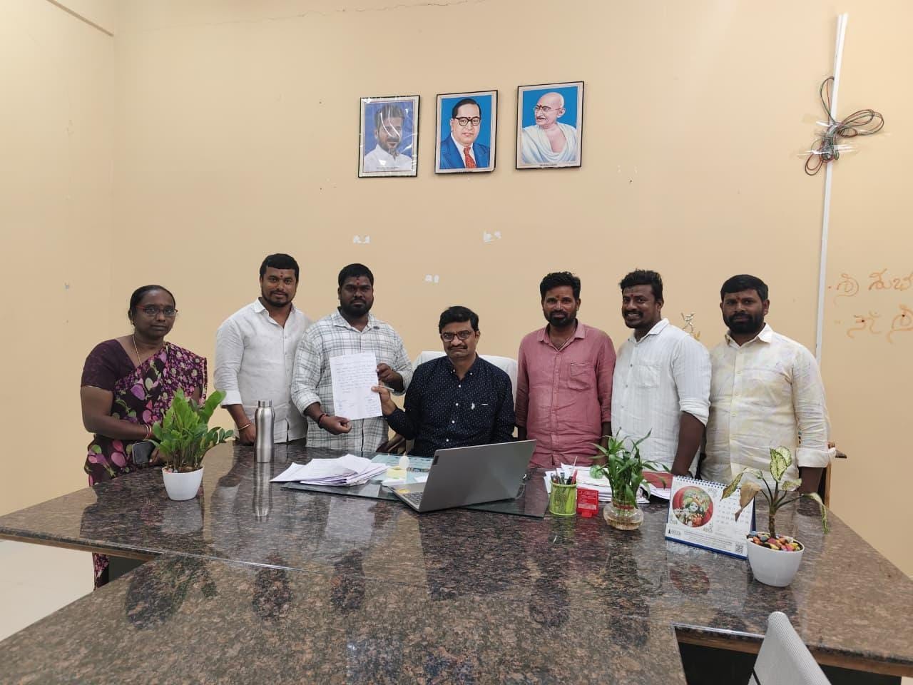 ‘ఘనాపూర్‌లో ధాన్యం కొనుగోలు కేంద్రం ఏర్పాటు చేయాలి’