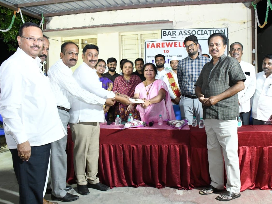 జిల్లా జడ్జి సునీతకు ఘనంగా వీడ్కోలు