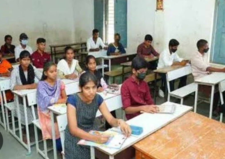 పదో తరగతి సోషల్ పరీక్షకు 12 మంది గైర్హాజరు.