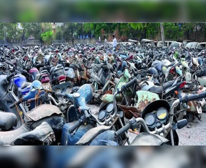 ఈ నెల 15న వాహనాల వేలం పాట