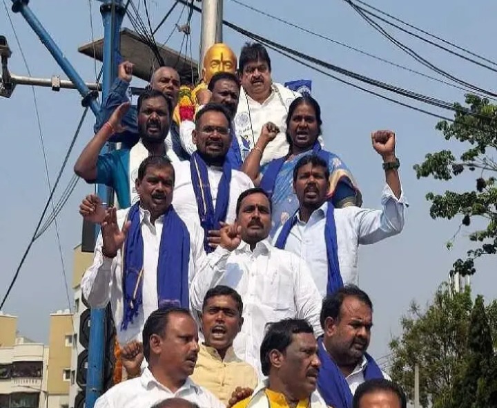 లాలాపేటలో అంబేద్కర్ విగ్రహానికి బీజేపీ చీఫ్ నివాళి