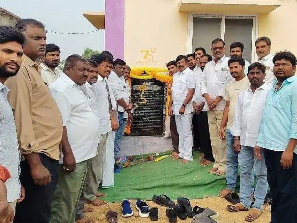 నూతన భవనాన్ని ప్రారంభించిన ఎమ్మెల్యే