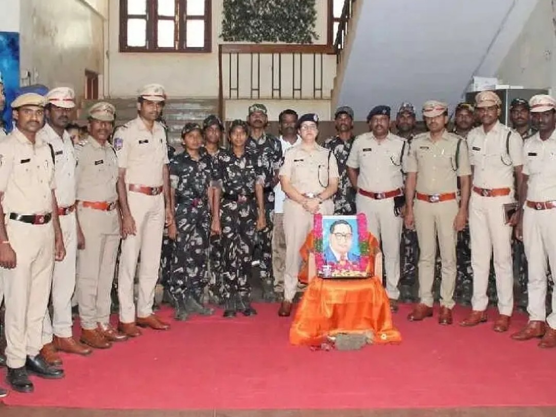 జిల్లా పోలీస్ కార్యాలయంలో అంబేద్కర్ జయంతి వేడుకలు