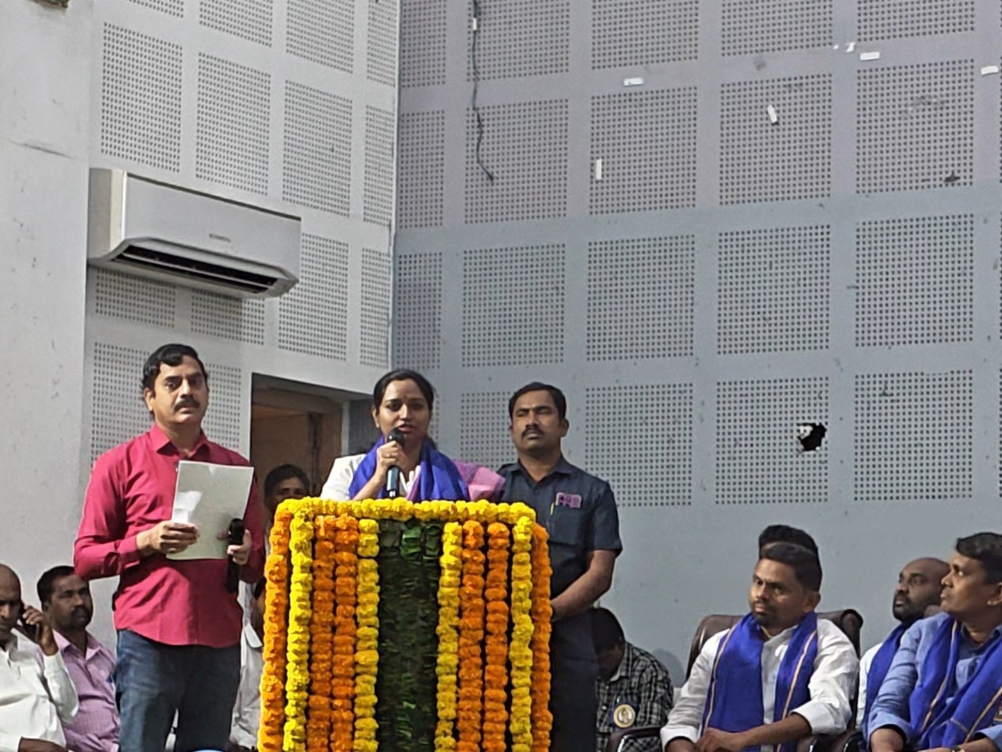 రాజ్యాంగం పరిరక్షణ కోసం కృషి చేయాలి: ఎంపీ