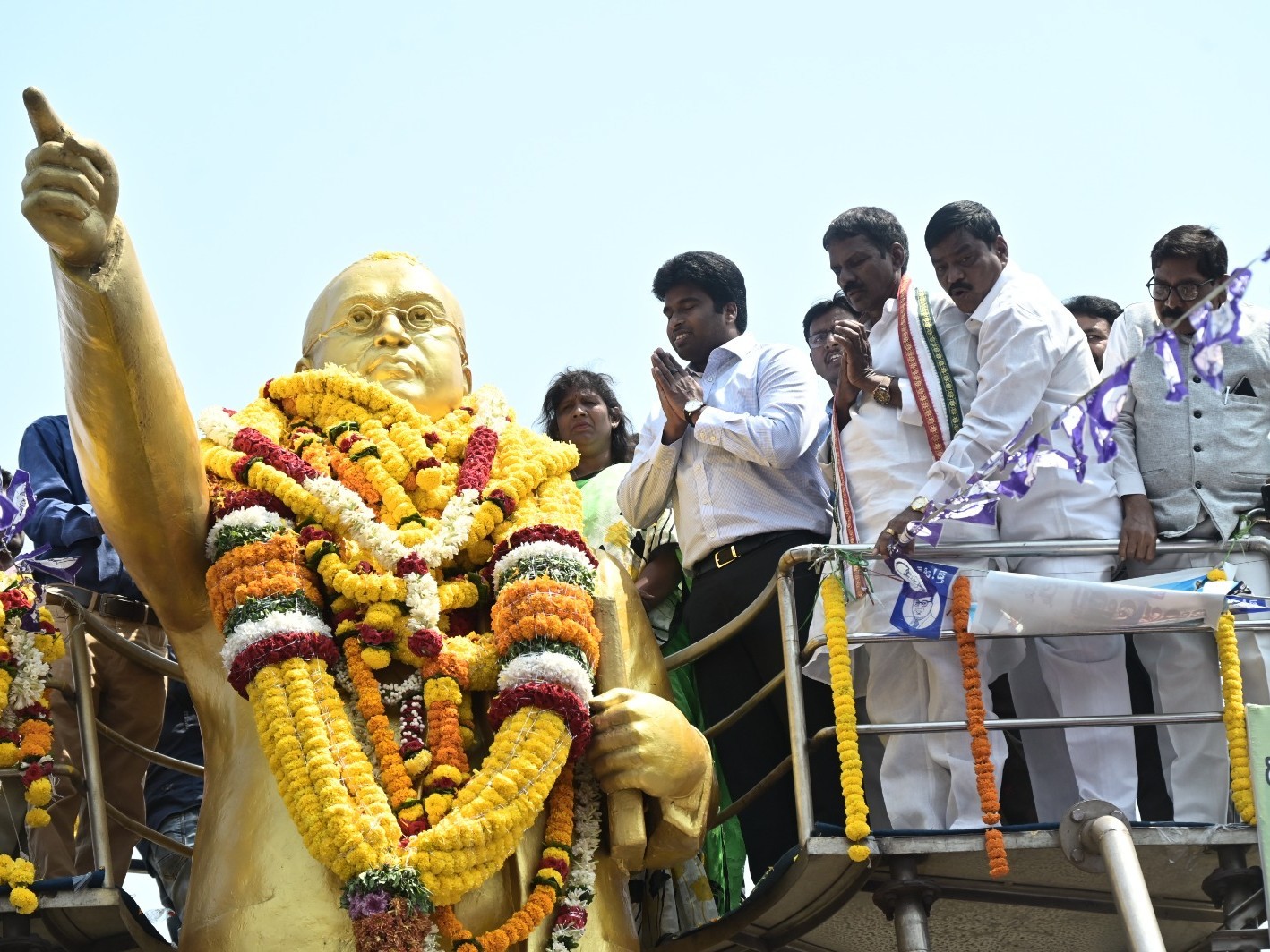 ‘అంబేద్కర్ ఆలోచనలను ఆచరణలో పెట్టాలి’