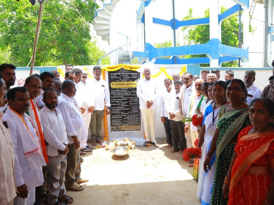 కుర్చపల్లి గ్రామాన్ని అన్ని రంగాల్లో అభివృద్ధి చేస్తా: ఎమ్మెల్యే