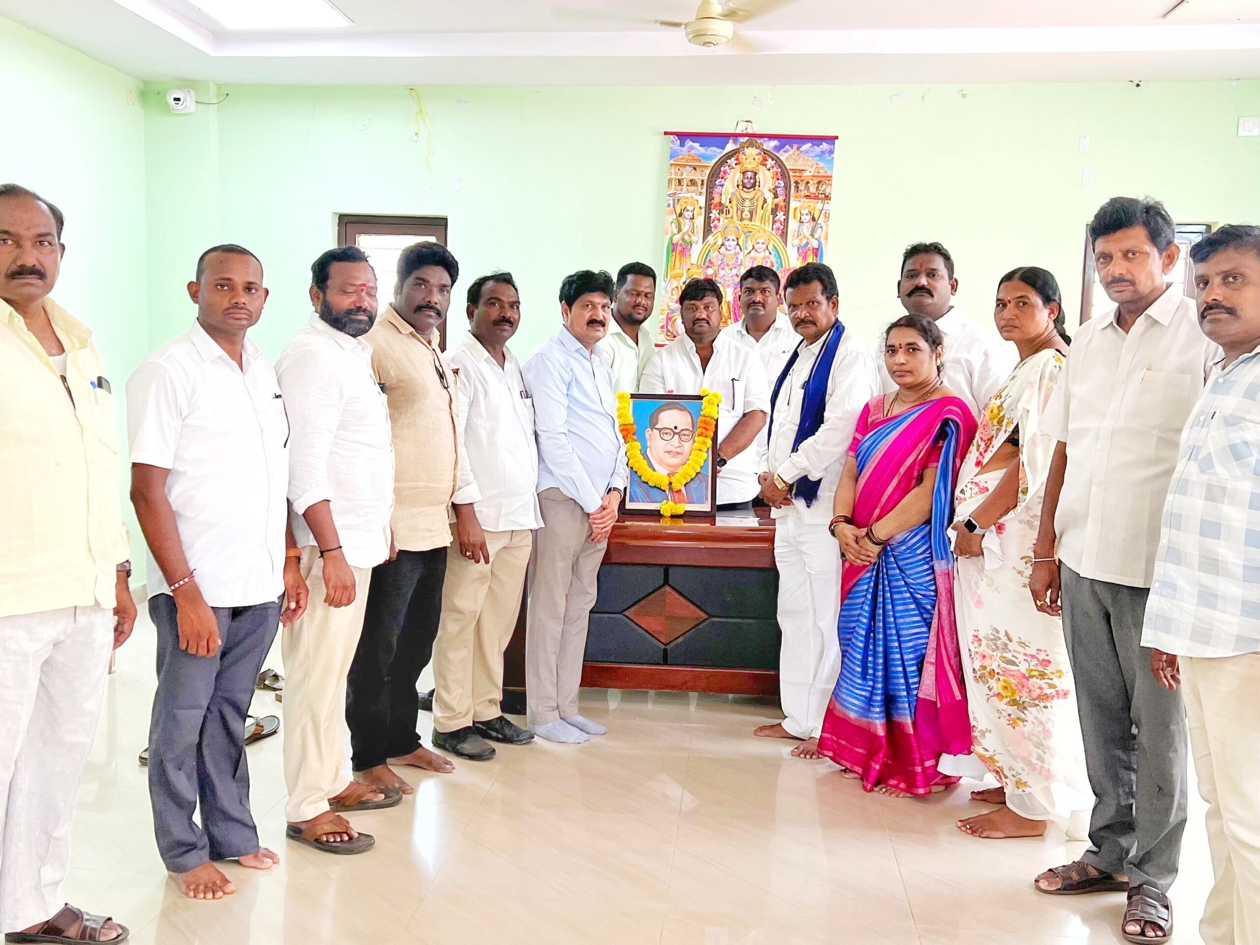 భారత రాజ్యాంగ నిర్మాత అంబేద్కర్‌కు ఘన నివాళి