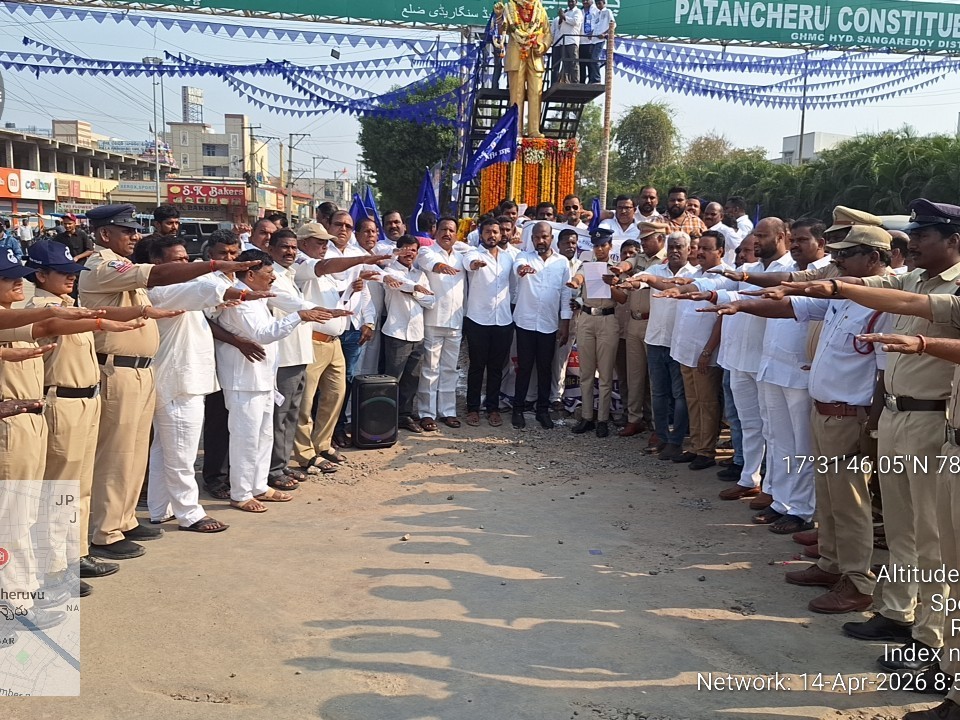 ట్రాఫిక్ పోలీసుల ఆధ్వర్యంలో అరైవ్- అలైవ్