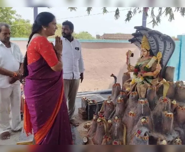 దేవాలయ వార్షికోత్సవంలో పాల్గొన్న మాజీ డిప్యూటీ స్పీకర్