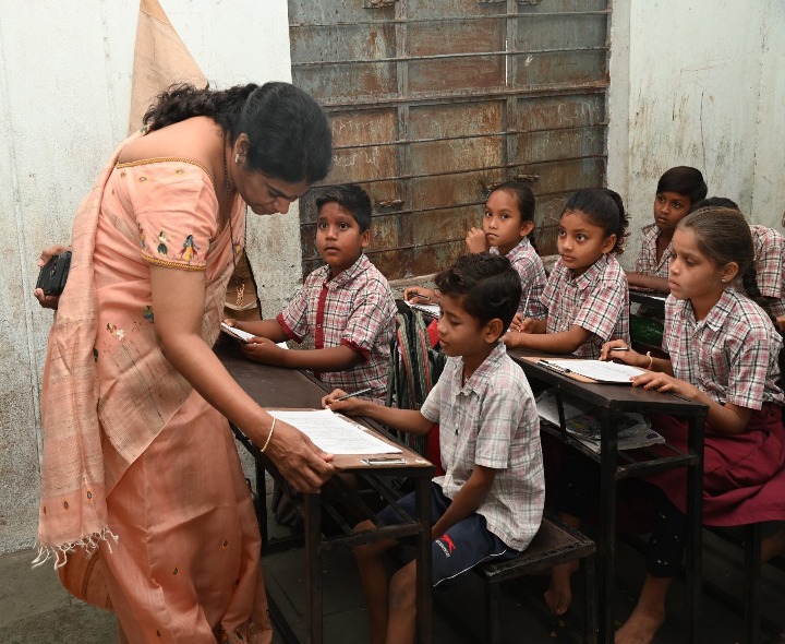 బెండార ఎంపీపీఎస్ పాఠశాలను సందర్శించిన కలెక్టర్