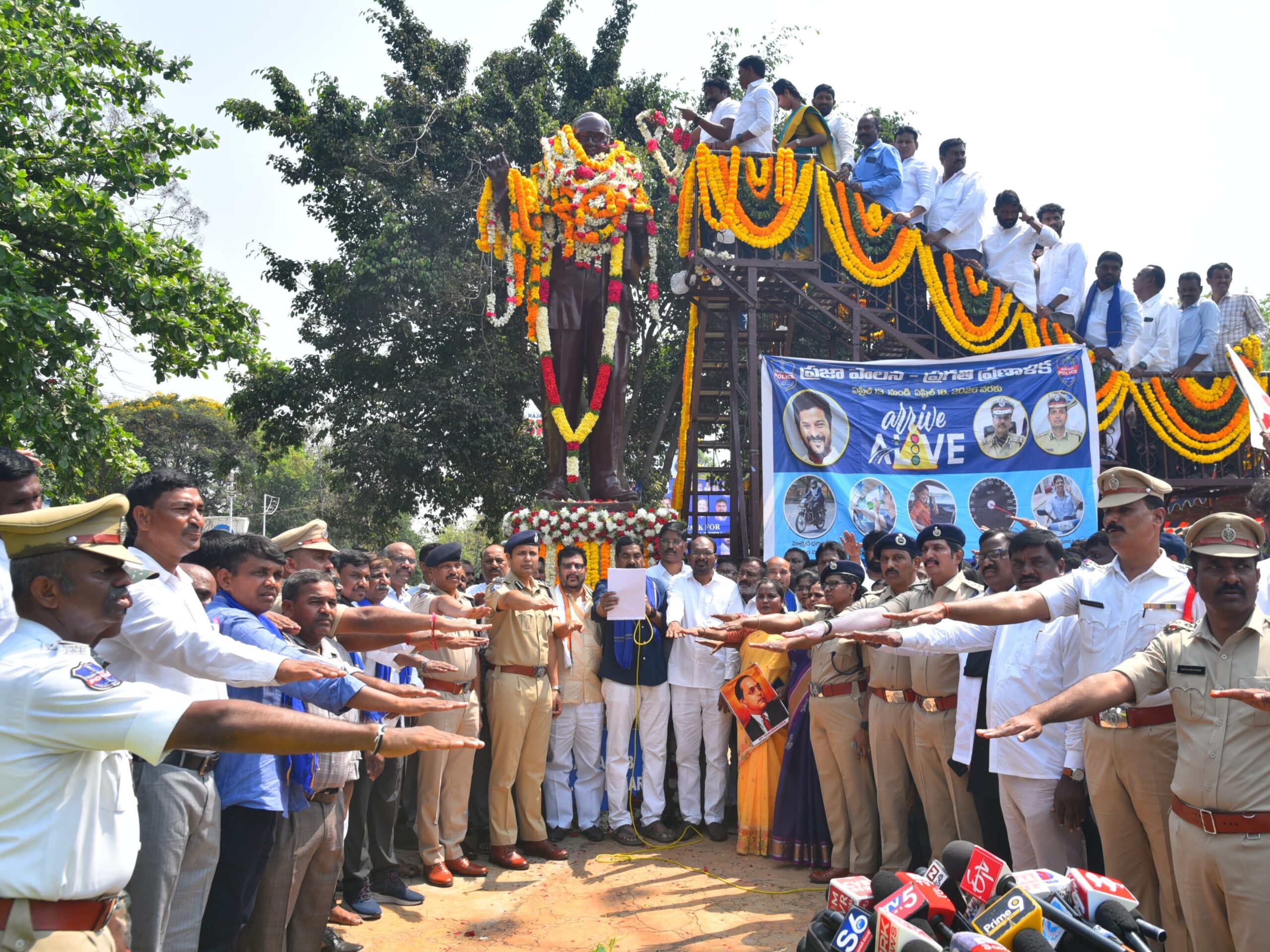 ట్రాఫిక్ నిబంధనలు తప్పనిసరిగా పాటించాలి: సీపీ