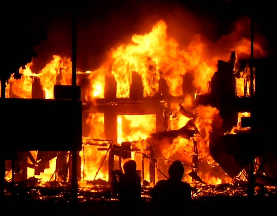 BREAKING: భారీ పేలుడు.. నలుగురి మృతి