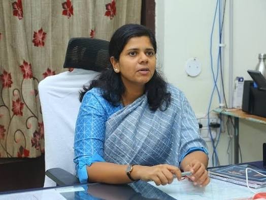 రాజ్యాంగం స్ఫూర్తితోనే అందరికీ అభివృద్ధి ఫలాలు: కలెక్టర్