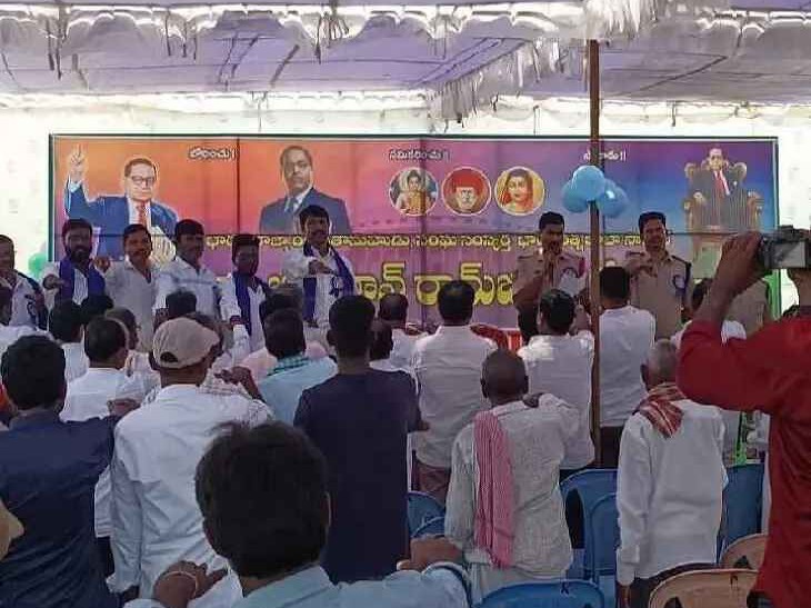 రోడ్డు భద్రత ప్రతిజ్ఞ.. జీబ్రా క్రాసింగ్ ఏర్పాటు