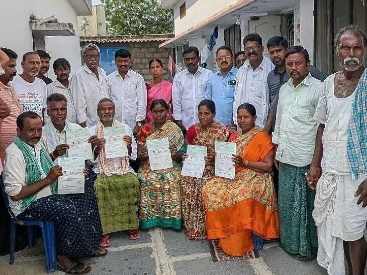 మత్కేపల్లిలో సీఎంఆర్‌ఎఫ్ చెక్కుల పంపిణీ